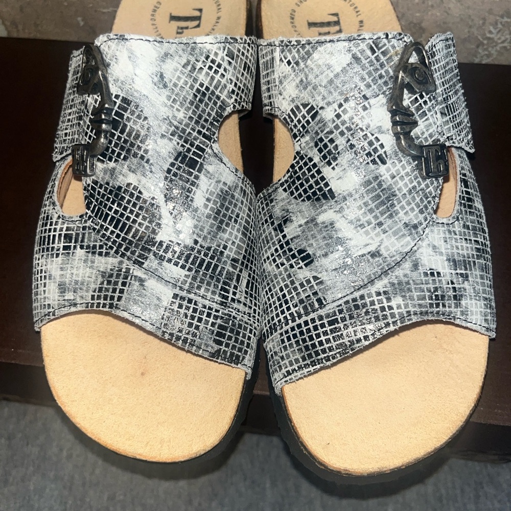 THINK! Mizzi style sandal SIZE 38 - Picture 8 of 11